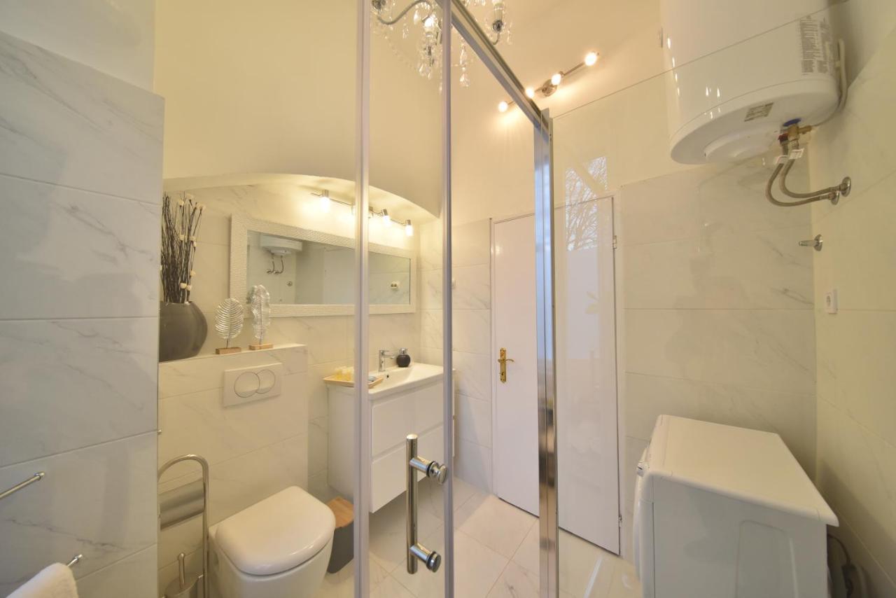 Zadar Center Beach Apartment - Directly On The Sea Экстерьер фото