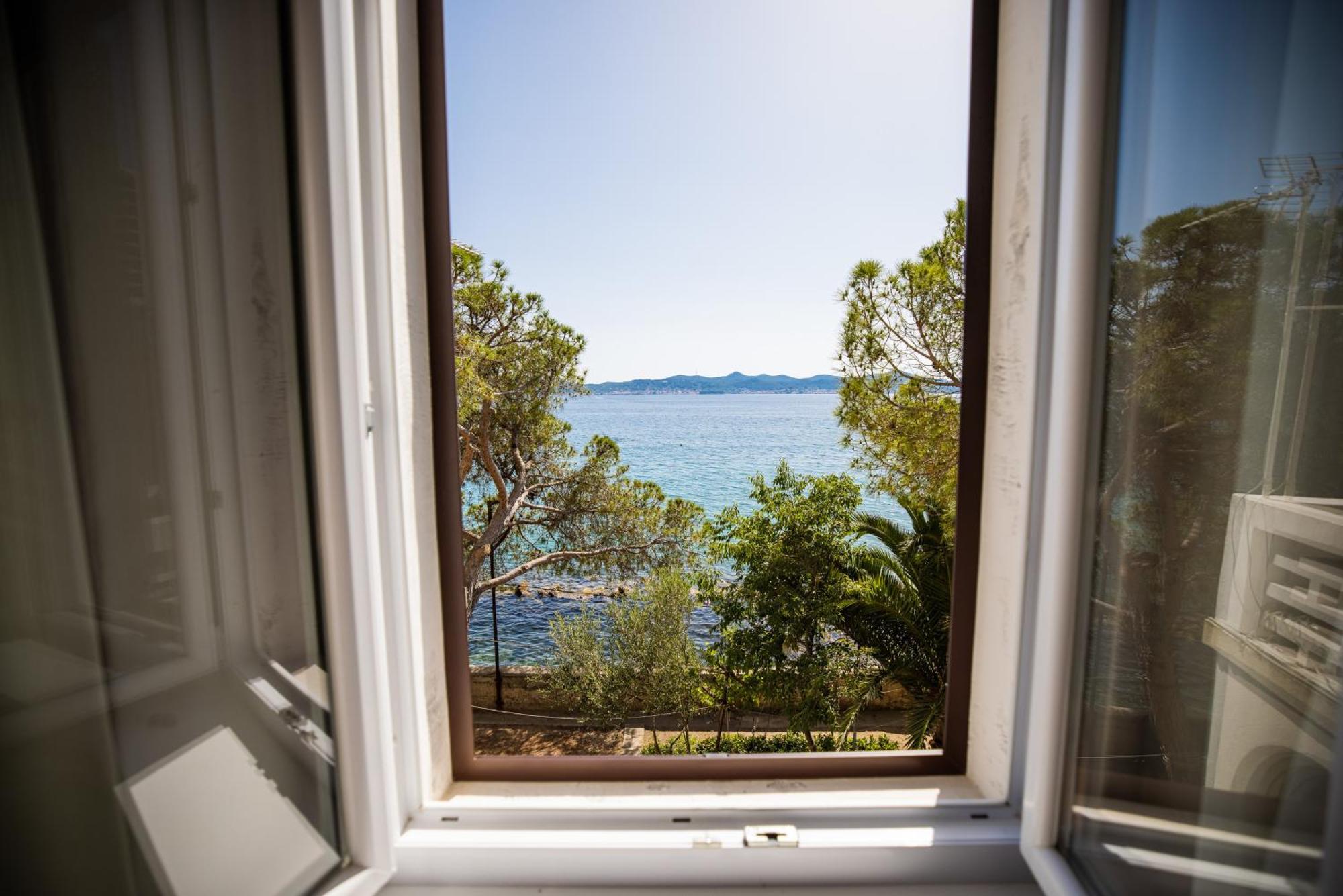 Zadar Center Beach Apartment - Directly On The Sea Экстерьер фото