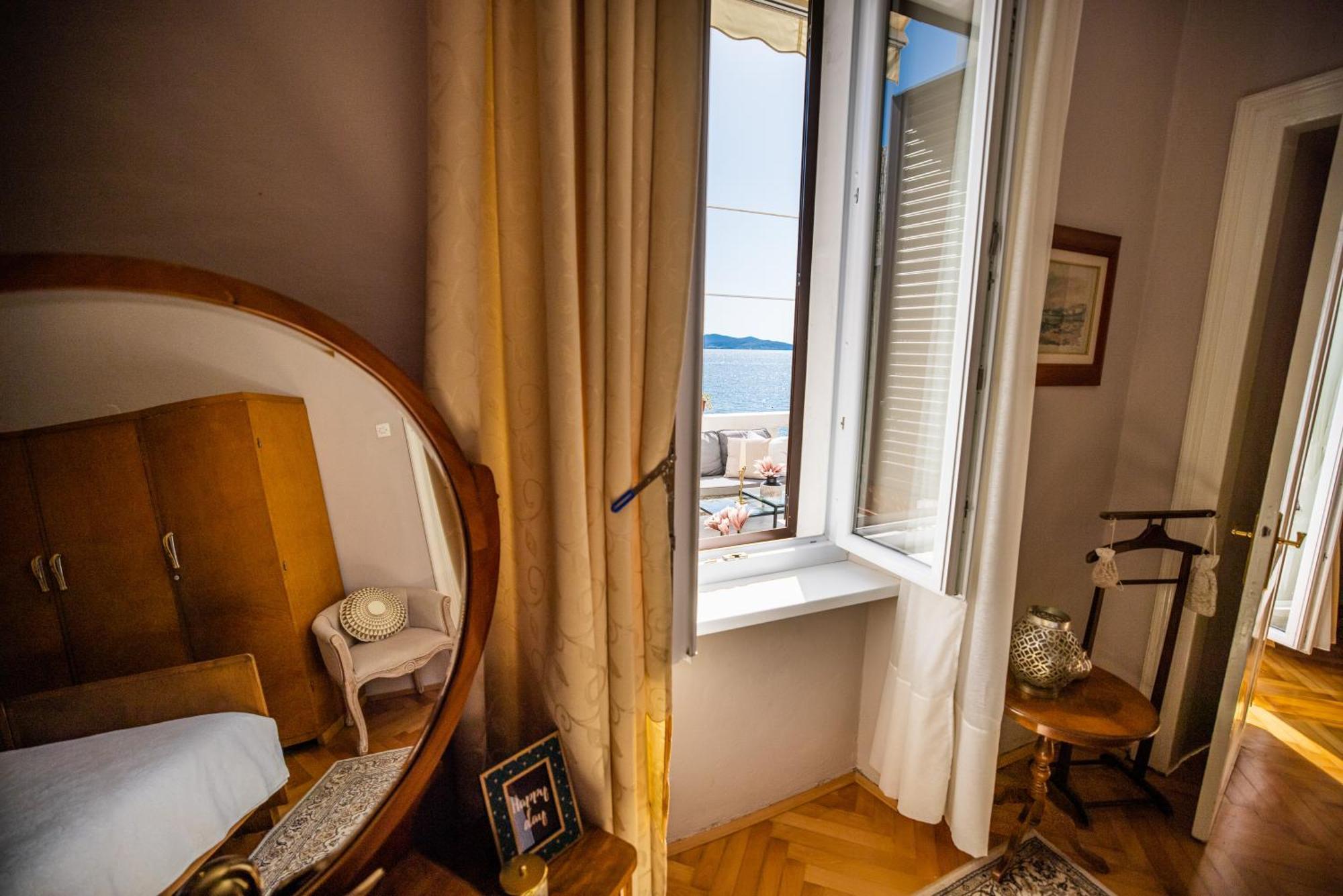 Zadar Center Beach Apartment - Directly On The Sea Экстерьер фото